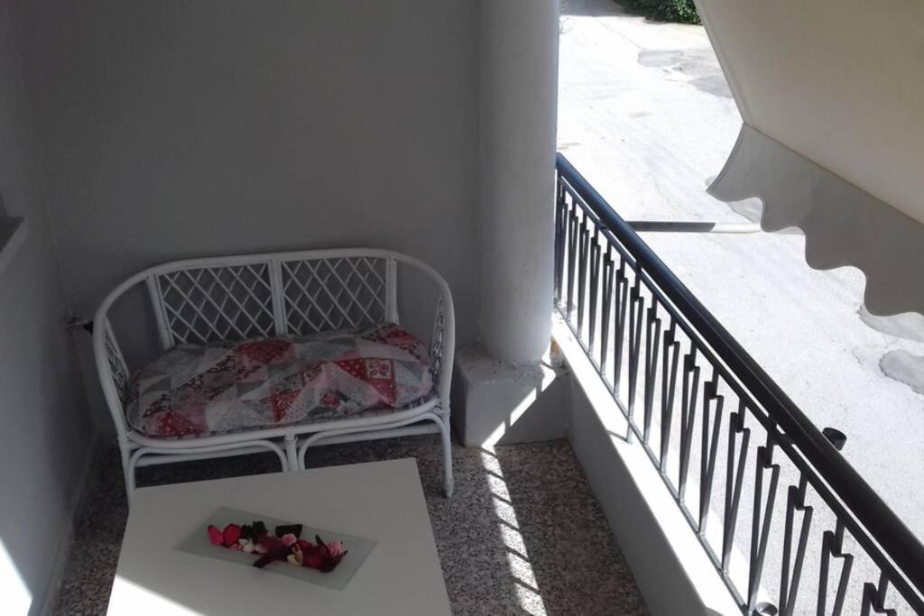Paris House 2 Apartment Patras Luaran gambar